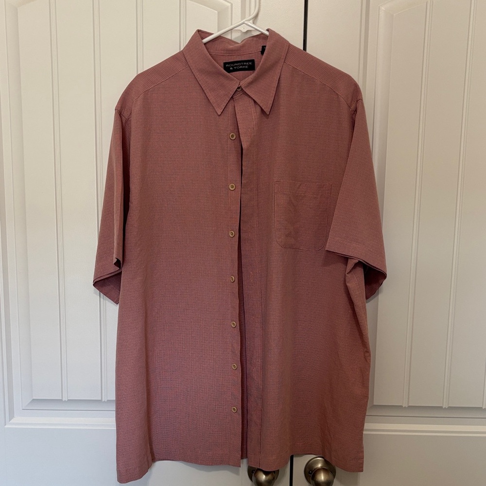 Roundtree & Yorke Casual Button Down Shirt in Maroon and Blue